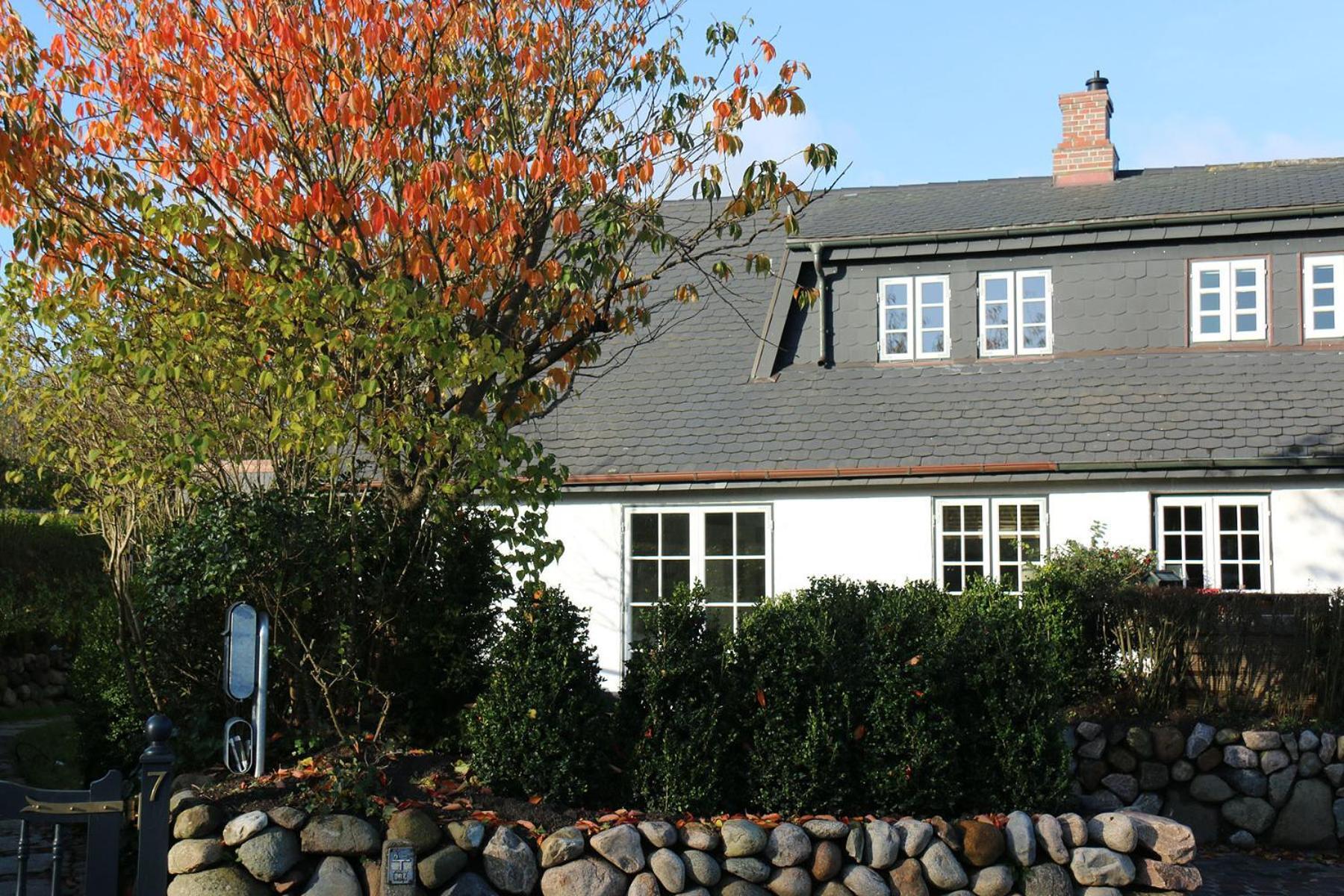 Munkmarscher Chaussee 7 *